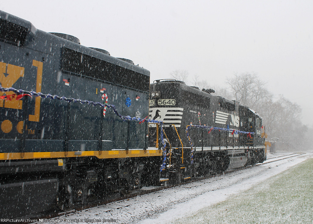 Browns Yard Santa Train